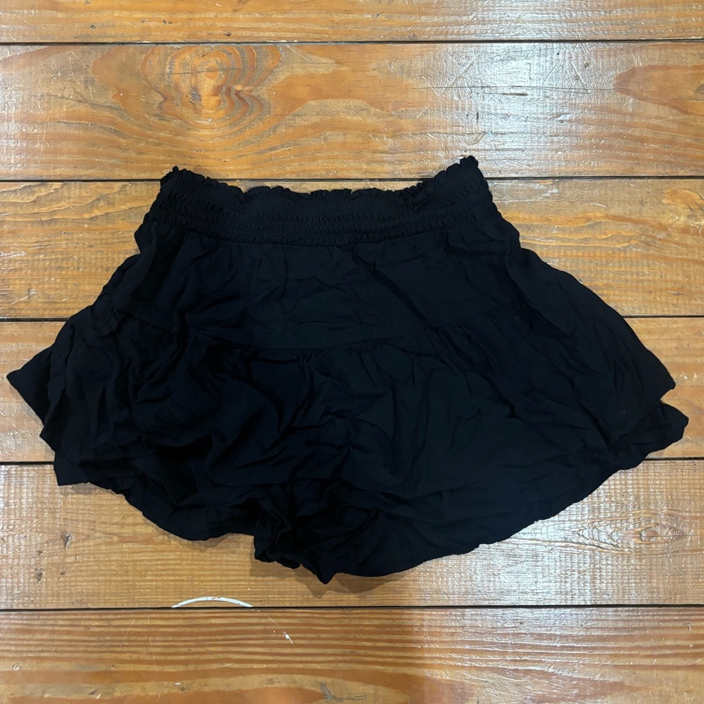 (714) +BLACK SKORT